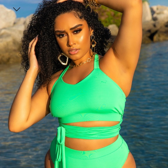 Rebdolls Other - Plus size bikini top